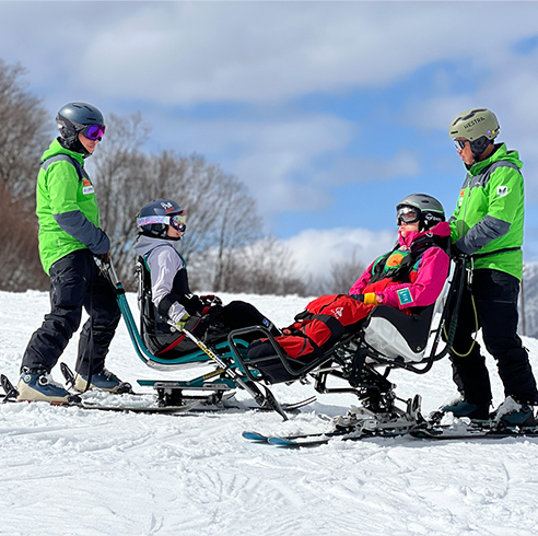 写真　チェアスキー